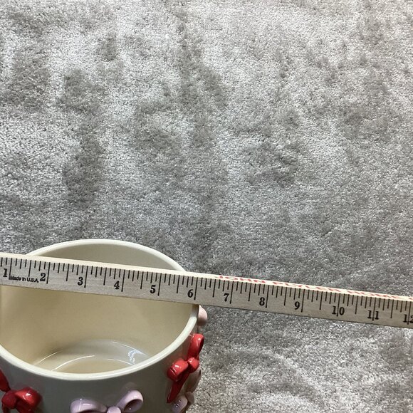 Ceramic Vase With Decorative Bow Design - Picture 5 of 5